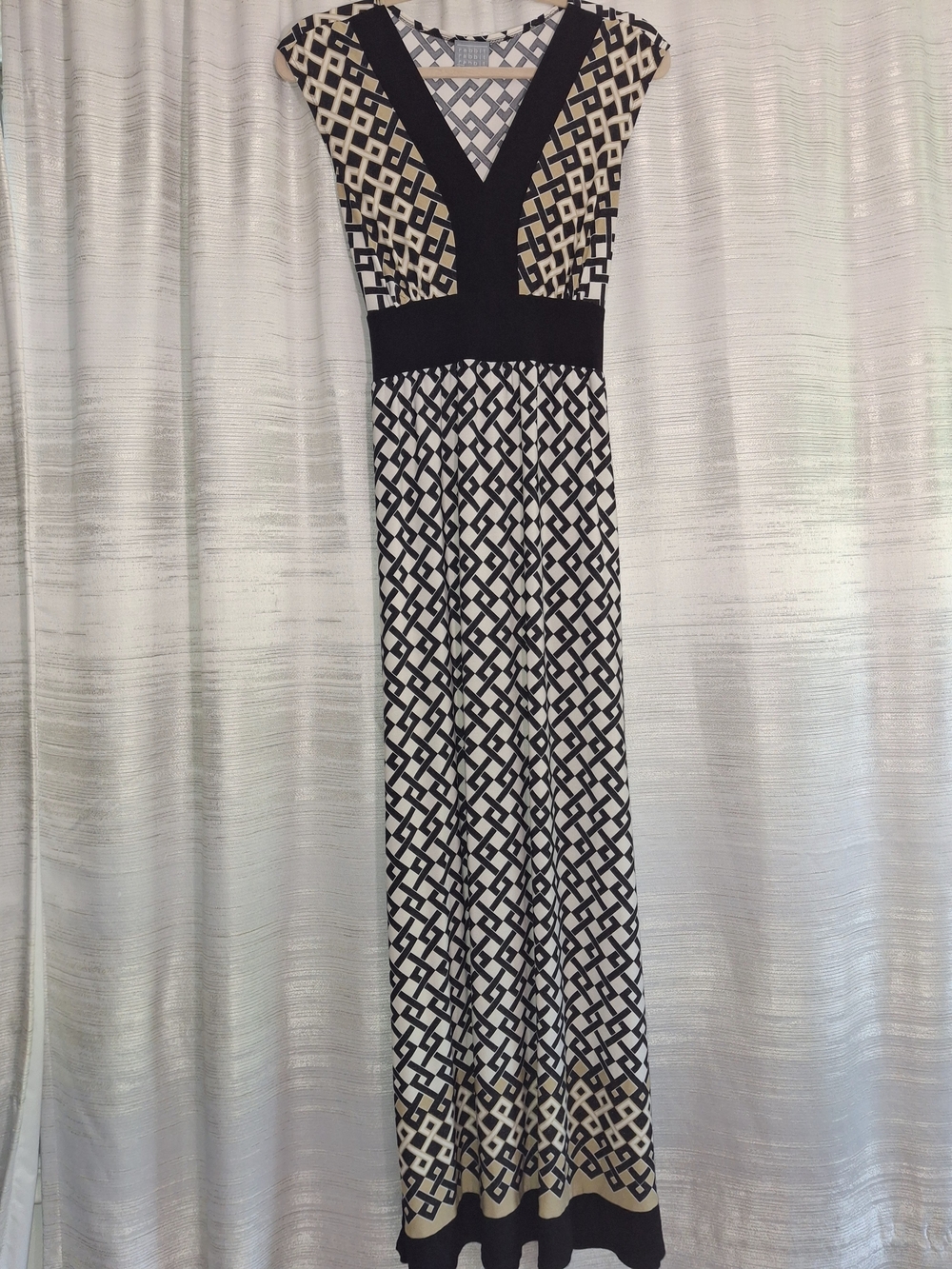 Rabbit Rabbit Rabbit Black & Cream Geometric V-Neck Maxi Dress with Waistband 10